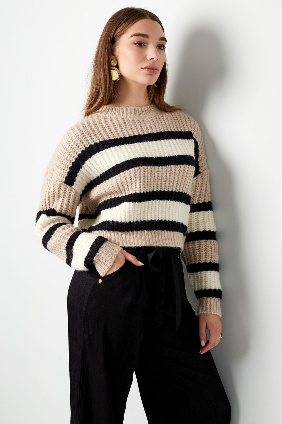 Gestrickter dreifarbiger Pullover mit Streifen – Orange-Rosa h5Bild12